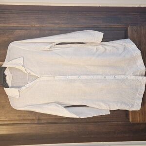 Scandal of Itally white long button up linen shirt.